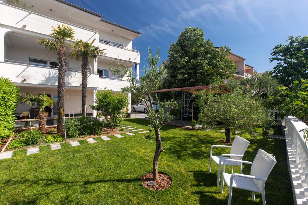 Apartments Oleander Krk Town Esterno foto